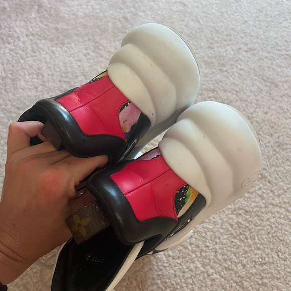 Louis Vuitton Digital Exclusive Archlight Sneaker - Picture 6 of 7